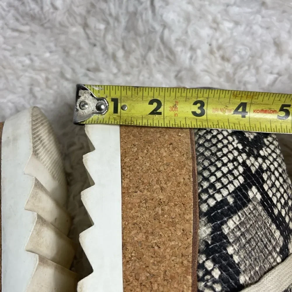 Steve Madden Korrie Lace-Up snake skin print Beige & gray Platform Sneakers SZ10